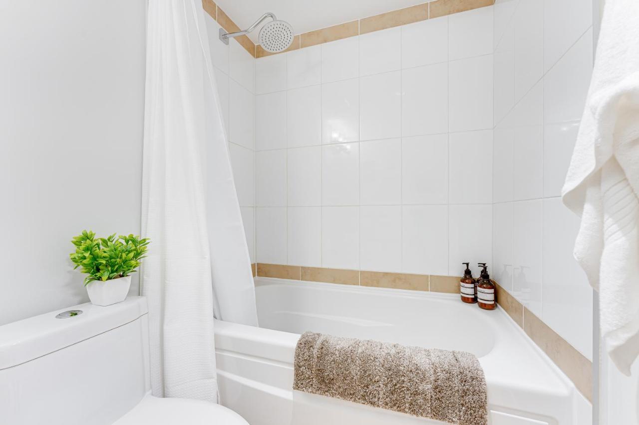 Heart Of Downtown 1 Bd Entire Condo - Pool, Gym, Parking, Office, Ac Vancouver Zewnętrze zdjęcie